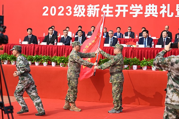 1694417930197593.jpg _ZZF4379.jpg